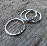 Twisted unisex ring.