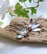 Blowing in the wind daisy earrings