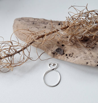 Twisted heart ring