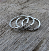 Twisted unisex ring.